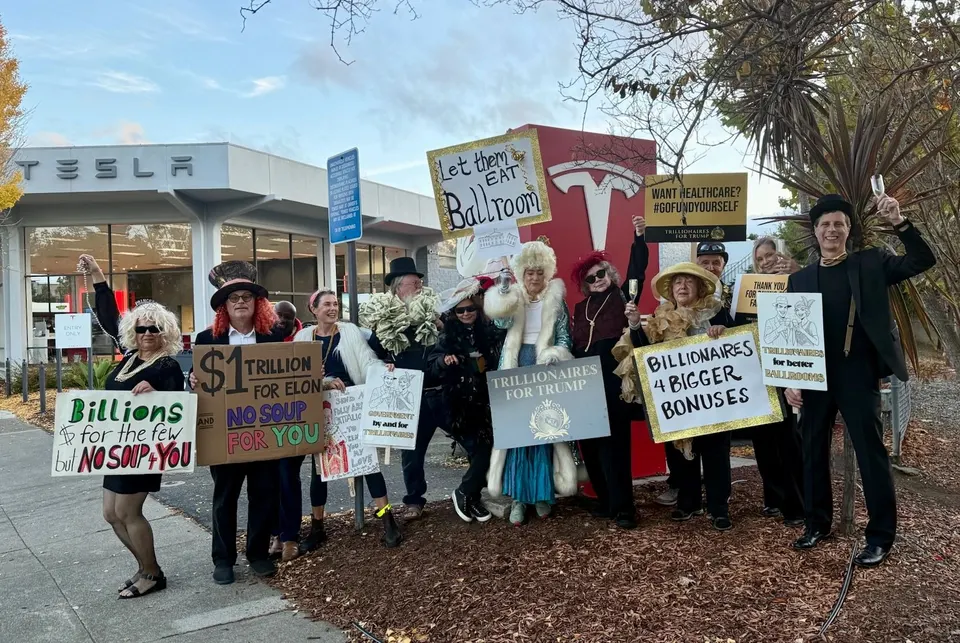 Event Photo — Stanford Shopping Center, November 15, 2025. Photos by Steve Chan / ProBonoPhoto